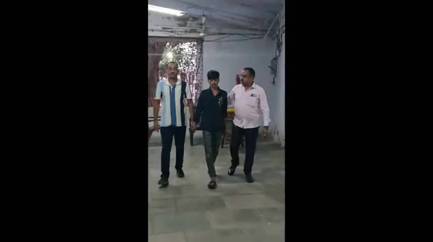 પોરબંદર શહેર: કાંટેલા ગામેથી જડયાપેલ 5 કિલોથી વધારે ગાંજાના જથ્થાનો ગુન્હો ડિટેકટ કરી આરોપીને પોરબંદર LCB એ ઝડપી લીધો