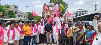 కోదాడ: కళ్యాణ లక్ష్మి, షాదీ ముబారక్ పథకాల్లో పెండింగ్ నిధుల విడుదలకు మాజీ ఎమ్మెల్యే డిమాండ్