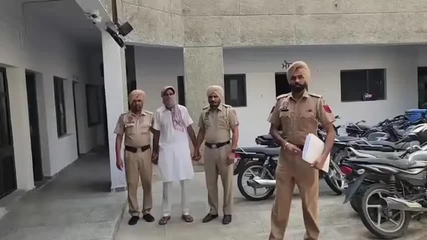 ਬੁਢਲਾਡਾ: ਥਾਣਾ ਬੋਹਾ ਪੁਲਿਸ ਨੇ ਇੱਕ ਵਿਅਕਤੀ ਨੂੰ ਕਾਬੂ ਕਰ 1ਕਿੱਲੋ ਗ੍ਰਾਮ ਅਫ਼ੀਮ ਸਮੇਤ ਕੀਤਾ ਮਾਮਲਾ ਦਰਜ