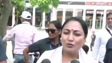 सीएम रेखा गुप्ता ने तिरंगा यात्रा पर दी प्रतिक्रिया