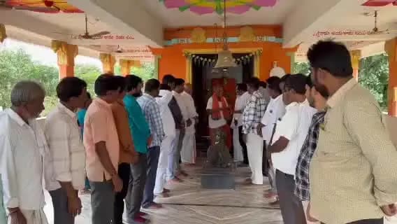 ముధోల్: లోకేశ్వరం మండలం రాజుర గ్రామంలో శ్రీ రామాలయ పునర్నిర్మాణానికి శంకుస్థాపన చేసిన ఎమ్మెల్యే పవార్ రామారావు పటేల్