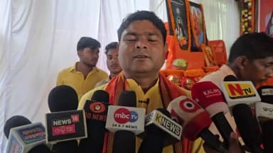 ନବରଙ୍ଗପୁର ପୋଲିସ ଷ୍ଟେସନ: ବିଜେପି ପକ୍ଷରୁ ସମରସ ସଂକଳ୍ପ ଅଭିଯାନ କାର୍ଯ୍ୟକ୍ରମ ରେ ଯୋଗଦେଈ ନବରଙ୍ଗପୁର ରେ ମତ ଦେଲେ ଝରୀଗାଁ ବିଧାୟକ ନରସିଂହ ଭତରା