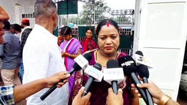 କଳାହାଣ୍ଡି: କଳାହାଣ୍ଡି ଜିଲ୍ଲାପାଳଙ୍କ ଜରିଆରେ ଦାବିପତ୍ର ନେଇ ରାଜ୍ୟ ସ୍ତରୀୟ ସମ୍ପାଦିକାଙ୍କ ପ୍ରତିକ୍ରିୟା