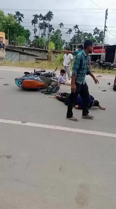 লংথরাই ভ্যালি: ছামনু এলাকায় বাইক দূর্ঘটযায় আহত হয় দুই যুবক