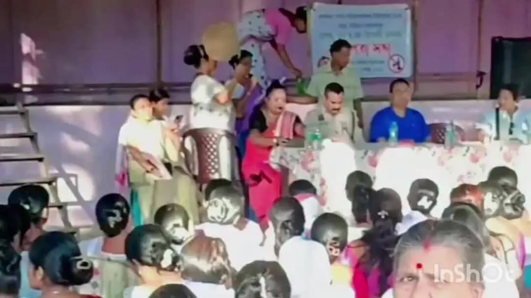 ধেমাজি: ড্ৰাগছ মুক্ত সমাজ গঢ়াৰ প্ৰতি লক্ষ্য ৰাখি সতী ৰাধিকা স্মৃতি ভৱনত সজাগতা সভা অনুষ্ঠিত