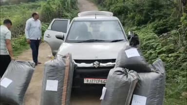 कोटड़ा: बेकरिया थाना पुलिस ने नाकाबंदी तोड़कर भाग रही कार से 127.690 किलोग्राम अवैध डोडाचूरा किया बरामद
