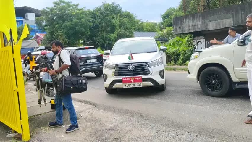 കണയന്നൂർ: പറവൂർ എസ്എൻഡിപിയുടെ നേതൃത്വത്തിൽ നടക്കുന്ന ശ്രീനാരായണഗുരു ജയന്തി ആഘോഷങ്ങളുടെ ഭാഗമായി ദിവ്യജ്യോതി പര്യടന സമ്മേളനം മുഖ്യമന