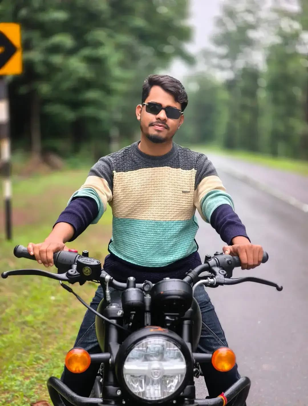 खूबसूरत रास्ते 🛤️ खूबसूरत यादें 🌄🏞️
#ᴠɪʀᴀʟᴘᴏsᴛ #instatravel #rider #modelshoot #naturephoto