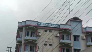 রামপুরহাট ২: তারাপীঠের নিউ বিদেশিনী হোটেলে অগ্নিকাণ্ডের পর পুকুরে তল্লাশি, স্পিডবোট নামাল প্রশাসন