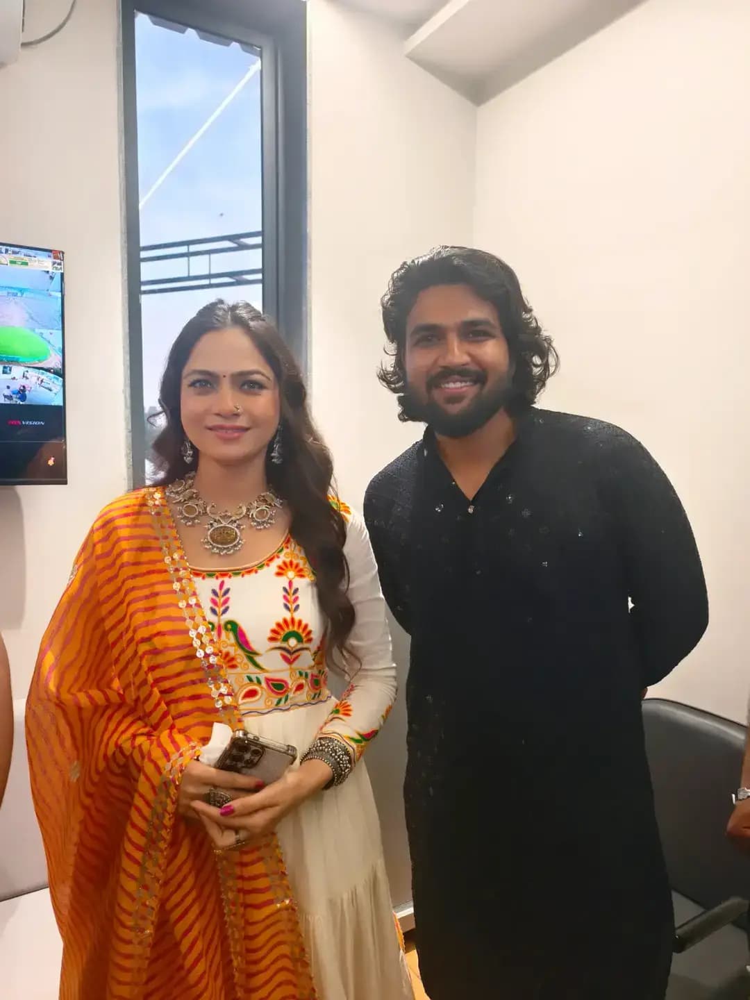 Finally Meet, Radhaladi @mamta_r_soni at @ramzat_garbaclasses
In Himmatngar
<nis:link nis:type=tag nis:id=gujjurider nis:value=gujjurider nis:enabled=true nis:link/> <nis:link nis:type=tag nis:id=mamtasoni nis:value=mamtasoni nis:enabled=true nis:link/> <nis:link nis:type=tag nis:id=radha nis:value=radha nis:enabled=true nis:link/> <nis:link nis:type=tag nis:id=gujaratimovie nis:value=gujaratimovie nis:enabled=true nis:link/>