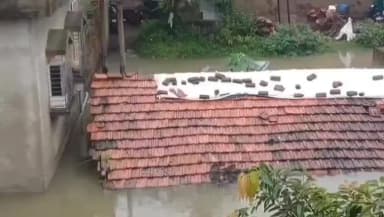 বারাবনী: টানা ভারী বৃষ্টিতে জলমগ্ন আসানসোল, একাধিক এলাকায় জলজমা