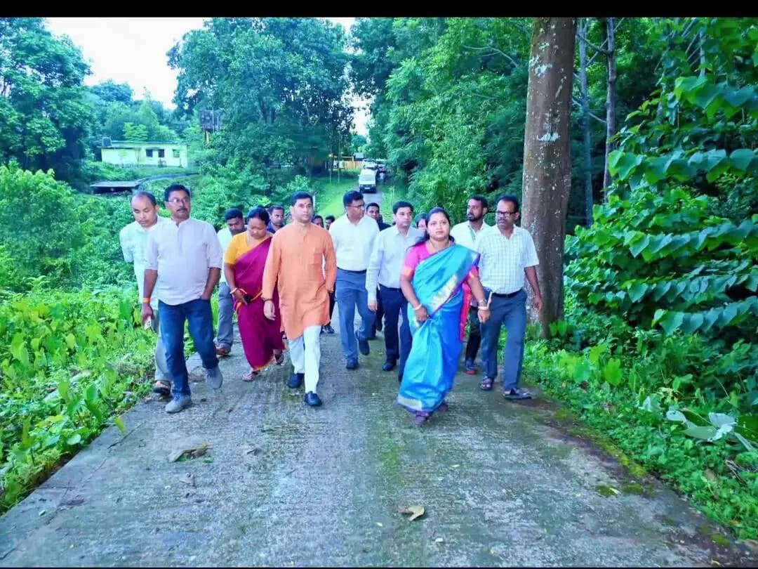 কমলপুর: আজ প্রানী সম্পদ বিকাশ দপ্তরের সংশ্লিষ্ট দপ্তরের আধিকারিকদের নিয়ে ধলাই জেলার নালীছড়া