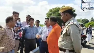 ডায়মন্ডহারবার ১: ডায়মন্ড হারবার এসডিও মাঠের উল্টোদিকে নদীর পাড়ে ধস ঘটনাস্থলে প্রশাসন