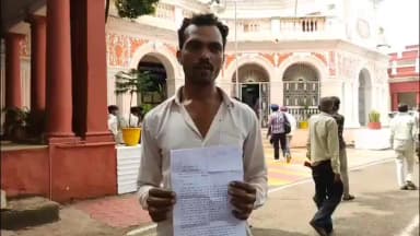शिवपुरी नगर: टोंका में मृत के नाम पीएम आवास किस्त, गरीब से रिश्वत मांगने का सचिव पर आरोप