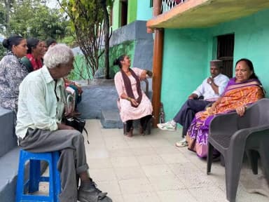 पौड़ी: अरुणा कुमारी ने गोडण्डी-चौंरखाल इलाकों का भ्रमण कर ग्रामीणों से सुनी समस्याएं