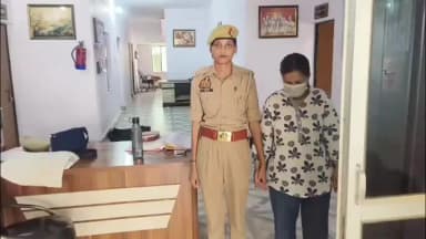 नौतनवा: सोनौली इमिग्रेशन चेक पोस्ट पर थाई महिला को गिरफ्तार किया गया, कूटरचित भारतीय दस्तावेज बरामद