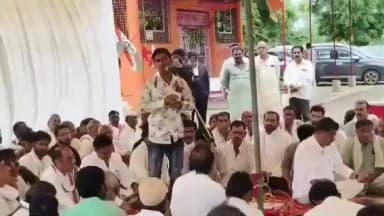 राजगढ़: सुठालिया सिंचाई परियोजना के डूब प्रभावितों को 4 गुना मुआवजे हेतु कांग्रेस का राजगढ़ में प्रदर्शन, CM को ज्ञापन