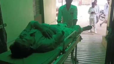 नैनवां: चलती मोटरसाइकिल का टायर फटने से दो व्यक्ति गंभीर घायल, दोनों का इलाज जारी