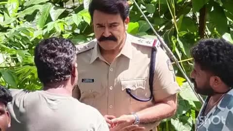കോഴഞ്ചേരി: മോഹൻലാൽ നായകനാവുന്ന അതി മനോഹരം എന്ന സിനിമയുടെ ഷൂട്ടിംഗ് പമ്പയിൽ തുടങ്ങി