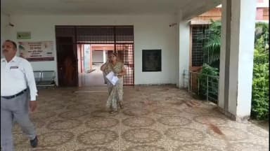 मऊगंज: रतनगवा खास गांव के जलभराव से परेशान परिवार ने SP कार्यालय पहुंचकर नाली निर्माण व पड़ोसियों पर विवाद का आरोप लगाया