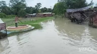 बहराइच: बहराइच में बैराजों से छोड़ा गया 326454.00 क्यूसेक पानी, खतरे के निशान से ऊपर बह रही सरयू, प्रशासन अलर्ट