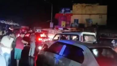 पूर्वी टुंडी: कोल्हर मोड़ पर दो गांवों के युवकों के बीच मारपीट, गिरफ्तारी की मांग को लेकर टुंडी-गिरिडीह मार्ग ठप