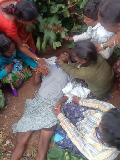 మల్దకల్: అయిజలో లబ్ధిదారునికి రూ.5 లక్షల ఎల్ఓసీ అందజేసిన ఎమ్మెల్యే విజయుడు