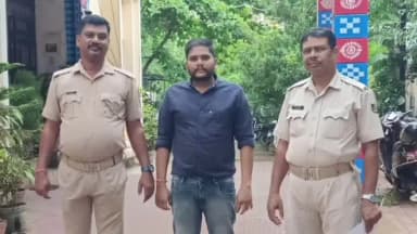 ଛତ୍ରପୁର: ଦେଢ଼ କୋଟି ଟଙ୍କାର ସାମଗ୍ରୀ ହେରଫେର ଓ ଠକେଇ ଅଭିଯୋଗ, ଆକୁଂଲି ଅଞ୍ଚଳରୁ ଅଭିଯୁକ୍ତଙ୍କୁ ଗିରଫ କଲା ବୈଦ୍ୟନାଥପୁର ଥାନା ପୋଲିସ