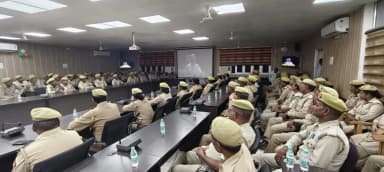 बस्ती: गोरखपुर में मुख्यमंत्री ने पीआरडी जवानों के सम्मेलन और बैरक का किया शिलान्यास