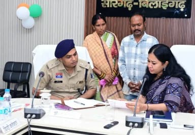 सारंगढ़: सारंगढ़ में जनदर्शन में पेंशन, मजदूरी और पीएम आवास की शिकायतों पर कार्रवाई का आदेश