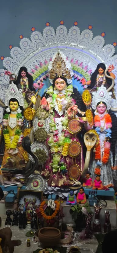 বরজোড়া: বড়জোড়ার মোহনপুর ধাড়া ও নামো পাড়ায় মনসা পুজোকে কেন্দ্র করে উৎসবের মাত্মোয়া