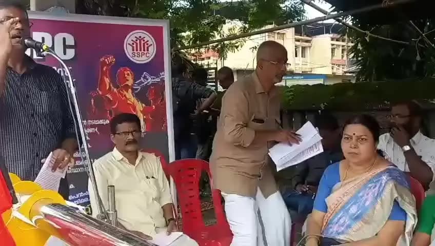 കണ്ണൂർ: വിവിധ ആവശ്യങ്ങൾ ഉന്നയിച്ച് പെൻഷനേഴ്സ് കൗൺസിൽ കളക്ടറേറ്റ് ധർണ്ണ നടത്തി.