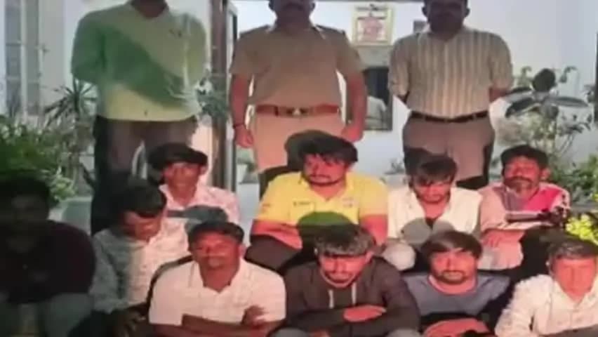 ધોલેરા: ધોલેરા પોલીસે મીંગલપુરમાં જુગાર રમતા 10 ઝડપ્યા: ખુલ્લી જગ્યામાંથી ₹18,550નો મુદ્દામાલ જપ્ત કરાયો