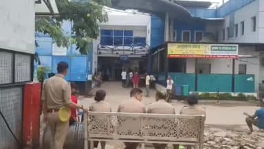 कानपुर: नौबस्ता थाने के अंदर आरोपी ने पिया टॉयलेट क्लीनर, शादी के बाद महिला को करता था फोन, दो पुलिसकर्मी निलंबित