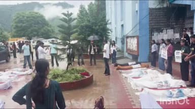 मंडी: फीस बढ़ोतरी और छात्र संघ चुनाव बहाली की मांग को लेकर एबीवीपी ने किया शव प्रदर्शन