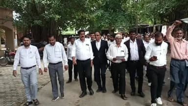 चकरनगर: अधिवक्ताओं ने तहसीलदार न्यायालय का बहिष्कार कर एसडीएम को ज्ञापन सौंपा, तहसीलदार ने सभी आरोपों को निराधार बताया