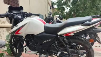 नवलगढ़: मुकुंदगढ़ क्षेत्र में नाकाबंदी तोड़कर भागा बाइक सवार, युवक को देशी पिस्टल के साथ किया गिरफ्तार