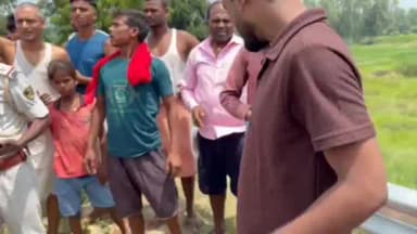सोनबरसा: सोनबरसा-सोहरवा लालबंदी पथ पर बाइक दुर्घटना, एक जख्मी को एंबुलेंस से अस्पताल पहुंचाया गया