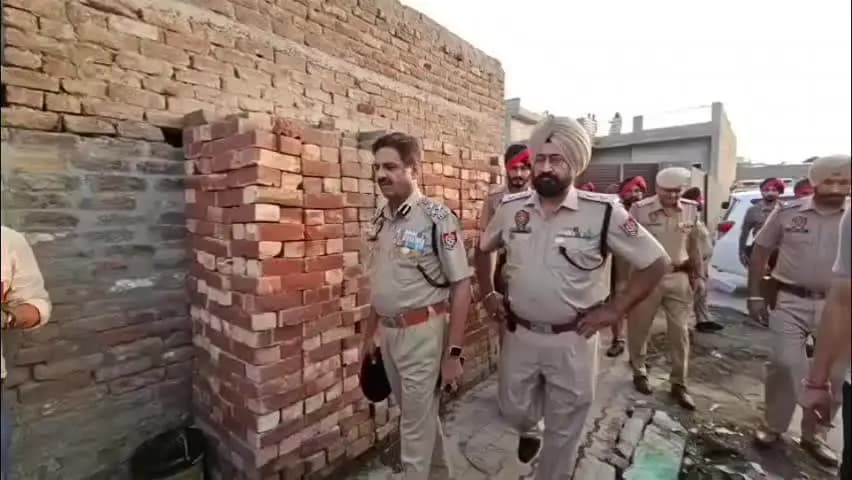 ਫ਼ਿਰੋਜ਼ਪੁਰ: ਸਰਹੱਦੀ ਪਿੰਡ ਕਾਲੂ ਵਾਲਾ ਵਿਖੇ ਬੀਐਸਐਫ ਤੇ ਪੁਲਿਸ ਵੱਲੋਂ ਇੱਕ ਕਿਲੋ 28 ਗ੍ਰਾਮ ਹੈਰੋਇਨ ਇੱਕ ਡਰੋਨ ਕੀਤਾ ਬਰਾਮਦ