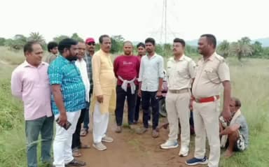ହିନ୍ଦୋଳ: ଚନ୍ଦ୍ରଶେଖରପୁର ଗ୍ରାମର ହାତୀ ଆକ୍ରମଣରେ ମୃତ ଶୋକ ସନ୍ତପ୍ତ ପରିବାରକୁ ଭେଟିଲେ ପୂର୍ବତନ ସାଂସଦ