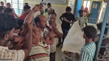 ইটাহার: বাইকের পিছনে ধাক্কা বেপরোয়া ট্রাকের! ইটাহারের চাঁকলা এলাকায় ট্রাকের চাকায় পিষ্ট হয়ে মৃত এক নাবালক, জখন আরও ২ নাবালক