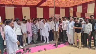 तारानगर: अंतिम मतदाता सूची में 100-150 वोट काटे जाने का आरोप, तारानगर SDM को हटाने की मांग को लेकर शुरू हुआ अनिश्चितकालीन धरना