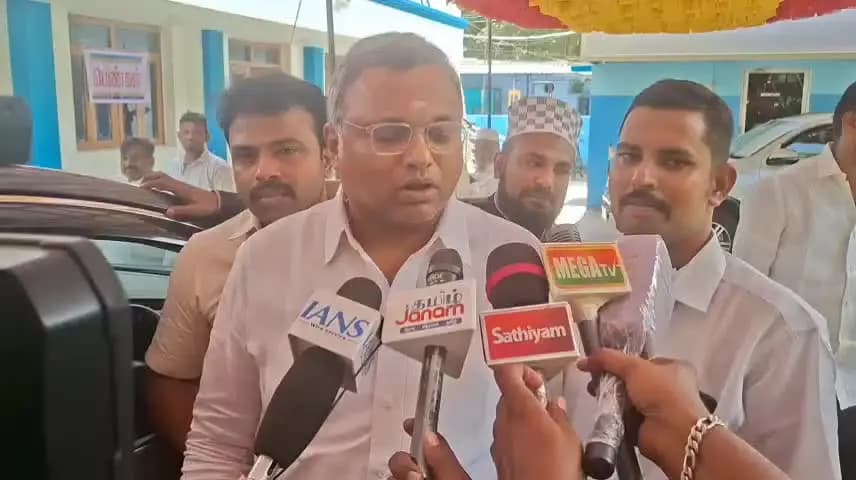 திருச்சி: நான் முரசொலி படிப்பதில்லை 3வது குழந்தை பெறுவதை ஊக்குவிப்பதை ஏற்றுக்கொள்ள மாட்டேன் கார்த்தி சிதம்பரம் பேட்டி