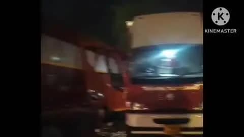 புகளூர்: க.பரமத்தி அருகே மூன்று லாரிகள் மோதி விபத்து மூன்று ஓட்டுநர்கள் காயம்