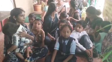 बार्शीटाकळी: कुंभारी शाळेतील शिक्षकांची बदली रद्द करा विद्यार्थ्यांच्या सह पालकांनी भरवली जिल्हा परिषद मध्ये शाळा.