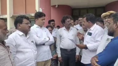 धामणगाव रेल्वे: कर्जमाफीच्या प्रक्रियेत शेतकऱ्यांवर अन्याय नको; काँग्रेसचे तहसीलदारांना निवेदन