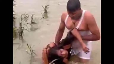 मोठ: बेतवा पुल से छात्रा ने नदी में लगाई छलांग, ककरवई के युवक ने जान पर खेलकर बचाया, कलेक्टर ने की सराहना