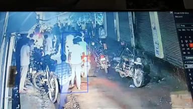 तिर्वा: तिर्वा कस्बे में दबंगों ने सिपाही को दौड़ा-दौड़ाकर पीटा, 13 आरोपियों को गिरफ्तार कर पुलिस ने निकाला जुलूस