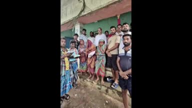 କାମାକ୍ଷାନଗର: ଭୁବନ ବ୍ଲକ୍ ବନ୍ୟା ପ୍ରଭାବିତ ଅଞ୍ଚଳ ଯମୁନାକୋଟ ପଞ୍ଚାୟତର କୃଷ୍ଣପୁର ଗ୍ରାମରେ ବିଜୁ ଜନତା ଦଳ ପକ୍ଷରୁ ଖାଦ୍ୟ ସମାଗ୍ରୀ ବଣ୍ଟନ
