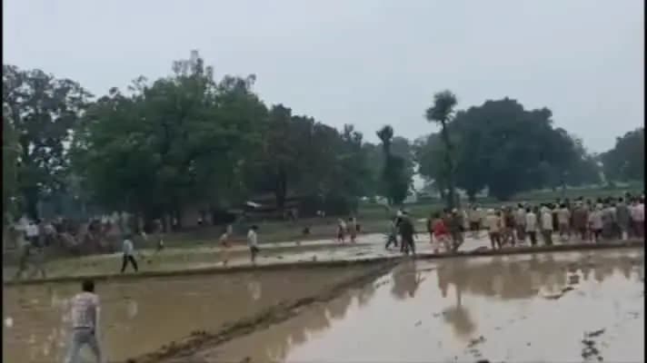 नौगढ़: नौगढ़ के भरदुआ में वन भूमि को लेकर विवाद, पुलिस और ग्रामीणों के बीच हुई झड़प